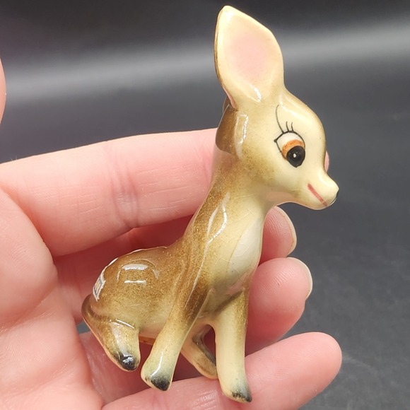 Vintage Ceramic Fawn Deer Salt and Pepper Shakers Japan Cork Stoppers Wide Eyes - Picture 7 of 16